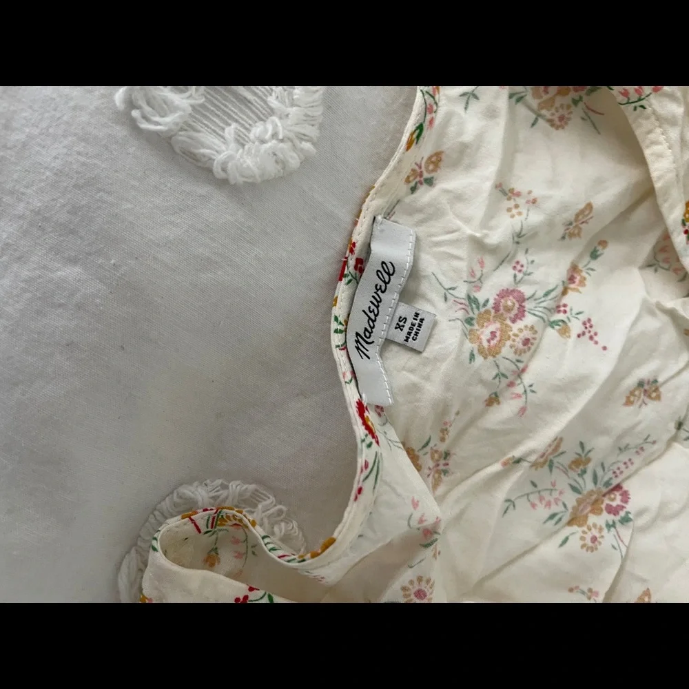 ☀️Madewell windowpane floral tie front v neck top xs